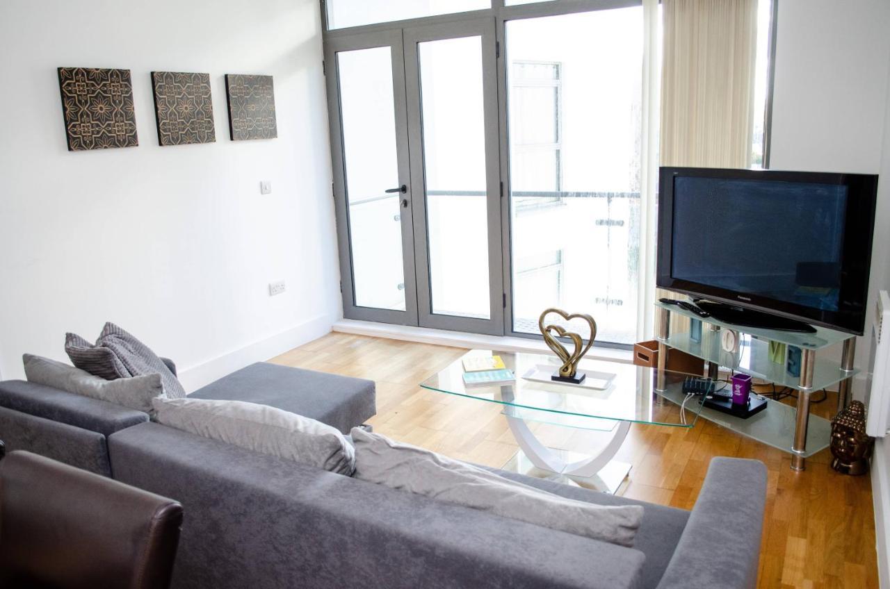 Serviced Apartment In Liverpool City Centre - Free Parking - Balcony - By Happy Days Exteriör bild