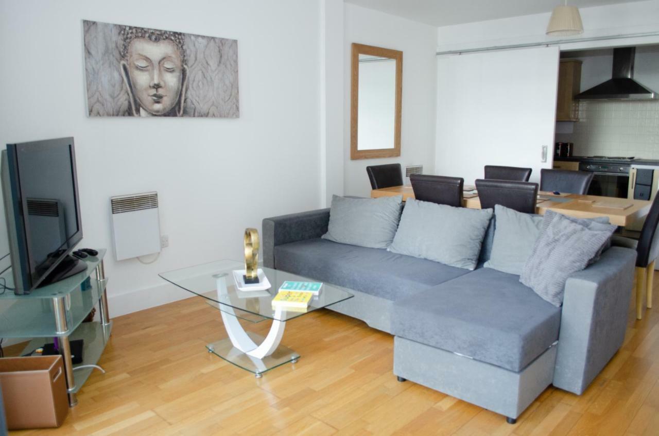 Serviced Apartment In Liverpool City Centre - Free Parking - Balcony - By Happy Days Exteriör bild