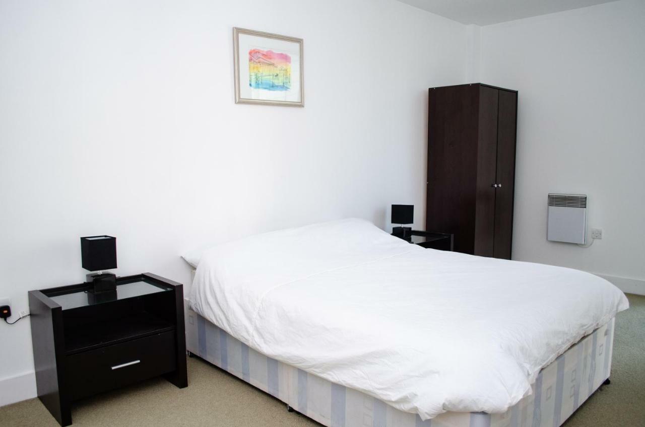 Serviced Apartment In Liverpool City Centre - Free Parking - Balcony - By Happy Days Exteriör bild